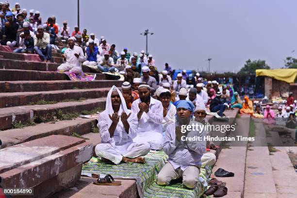 Indian Muslims offering prayers on the occasion of Juma-tul-Wida at Jama Masjid on June 23, 2017 in New Delhi, India.