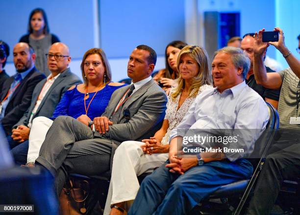 Alex Loria Photos and Premium High Res Pictures - Getty Images