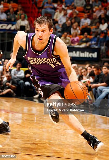 Beno Udrih of the Sacramento Kings drives against the Miami Heat on February 26, 2008 at the American Airlines Arena in Miami, Florida. NOTE TO USER:...