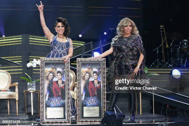 Singers Alejandra Guzman and Gloria Trevi attend a press conference at Arena Ciudad de Mexico on June 23, 2017 in Mexico City, Mexico