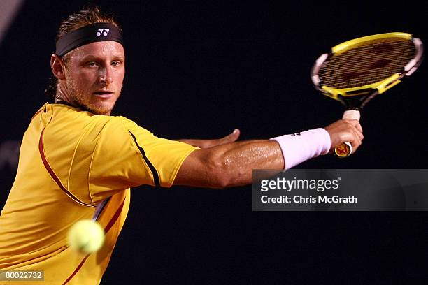 David Nalbandian of Argentina plays a backhand against Boris Pashanski of Serbia during day two of the Abierto Mexicano Telcel Open February 26, 2008...