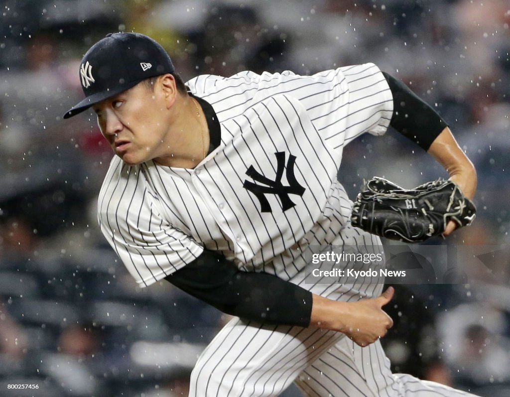 Tanaka, Darvish battle to draw in 1st meeting