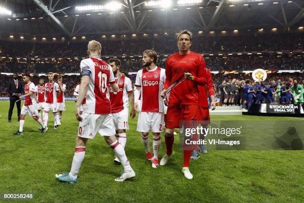 Abdelhak Nouri of Ajax, David Neres of Ajax, Daley Sinkgraven of Ajax, Joel Veltman of Ajax, Davy Klaassen of Ajax, Amin Younes of Ajax, Lasse Schone...