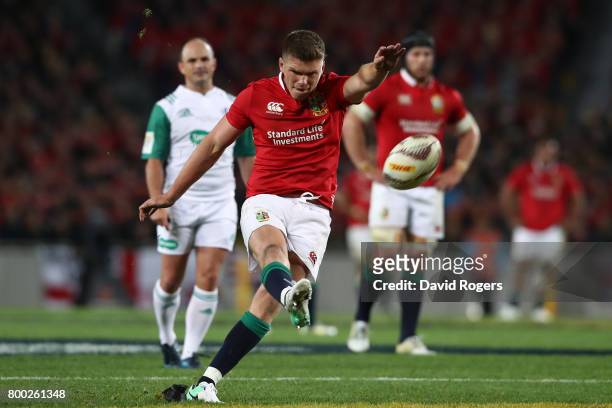Owen Farrell of the Lions kicks a penalty during the first test match between the New Zealand All Blacks and the British & Irish Lions at Eden Park...