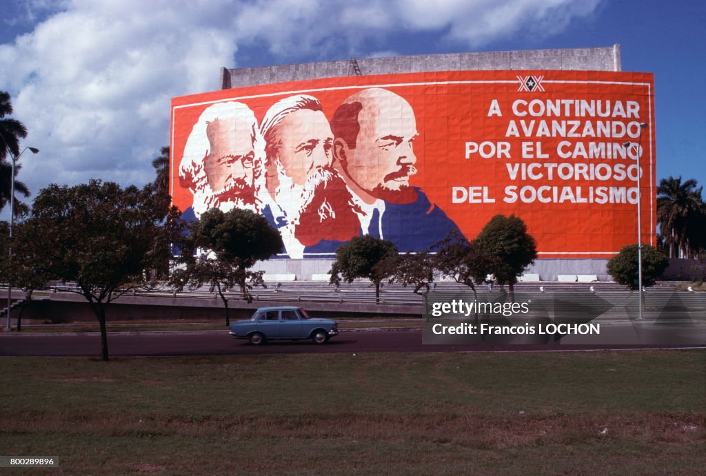 20e anniversaire de la révolution à Cuba