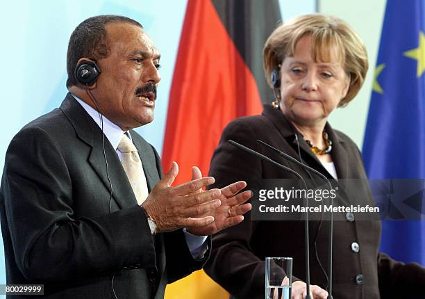 Chancellor Angela Merkel listens Yemeni President Ali Abdullah Saleh during his speech at the Chancellery on February 27, 2008 in Berlin, Germany....