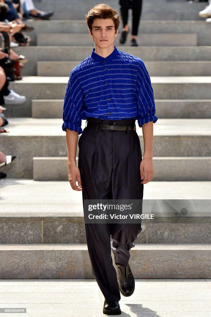 Issey Miyake Men : Runway - Paris Fashion Week - Menswear Spring/Summer 2018