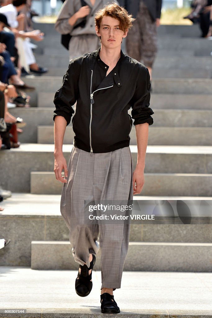 Issey Miyake Men : Runway - Paris Fashion Week - Menswear Spring/Summer 2018