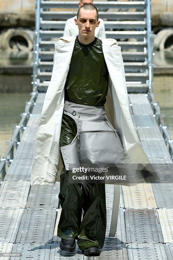 Rick Owens : Runway - Paris Fashion Week - Menswear Spring/Summer 2018