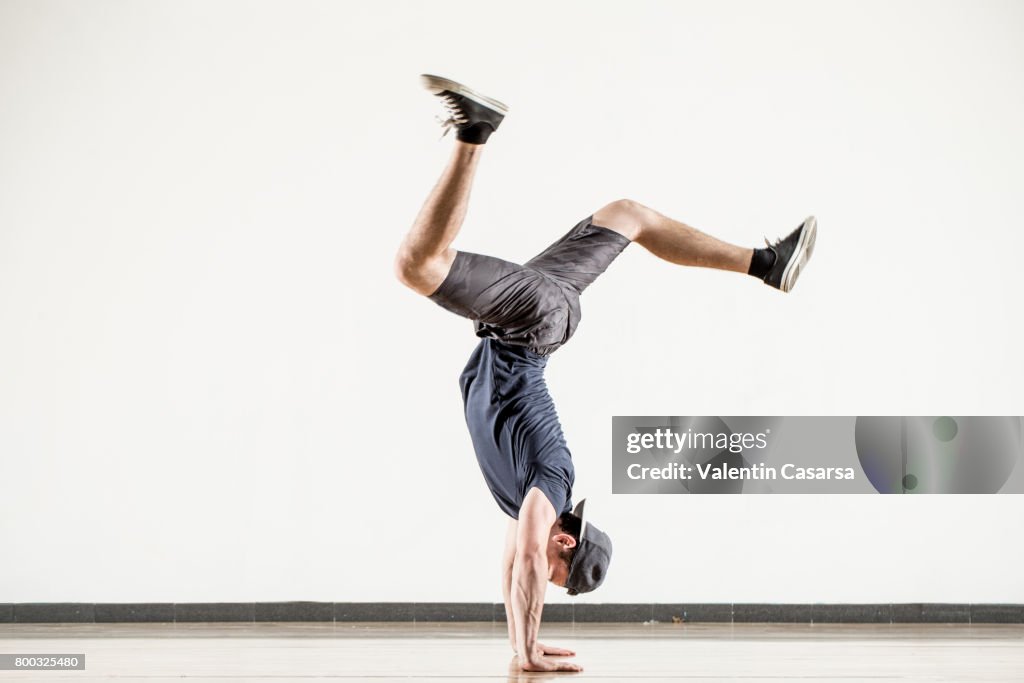 Breakdancer