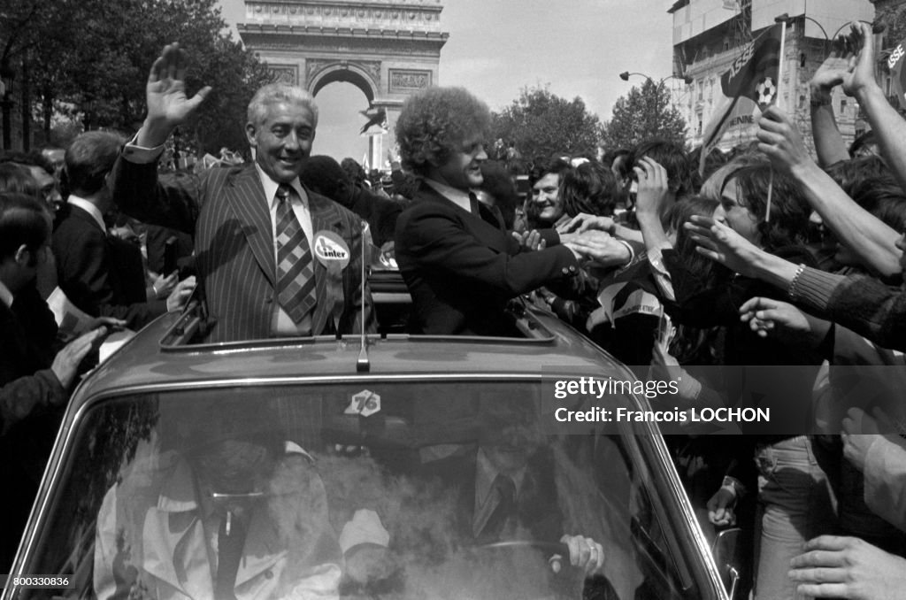 Les Verts de l'ASSE défilent sur les Champs-Elysées