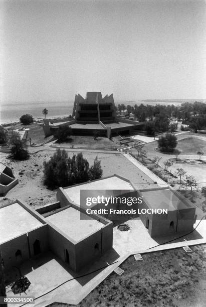 Complexe hôtelier sur lîle luxueuse de Kish, paradis des milliardaires, après le départ du shah d'Iran en juillet 1979 en Iran.