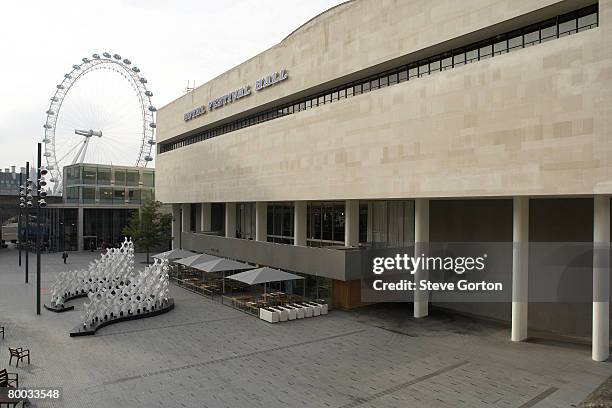 europe, great britain, england, london, south bank, royal festival hall with london eye in background - south bank london stock pictures, royalty-free photos & images