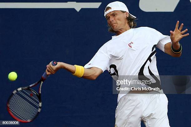 Peter Luczak of Australia plays a forehand against Potito Starace of Italy during day three of the Abierto Mexicano Telcel Open February 27, 2008 in...