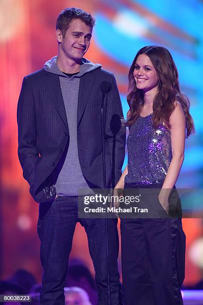 Presenters Hayden Christensen and Rachel Bilson speak during the Spike TV's 2007 'Video Game Awards' at the Mandalay Bay Events Center on December 7,...