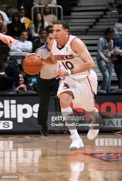 Mike Bibby of the Atlanta Hawks drives against the Sacramento Kings at Philips Arena on February 27, 2008 in Atlanta, Georgia. NOTE TO USER: User...