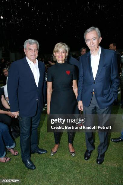 Dior Sidney Toledano, Helene Mercier-Arnault and her husband Owner of LVMH Luxury Group Bernard Arnault attend the Dior Homme Menswear Spring/Summer...