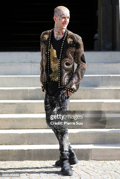 Lil Peep arrives at the Balmain Menswear Spring/Summer 2018 show as part of Paris Fashion Week on June 24, 2017 in Paris, France.