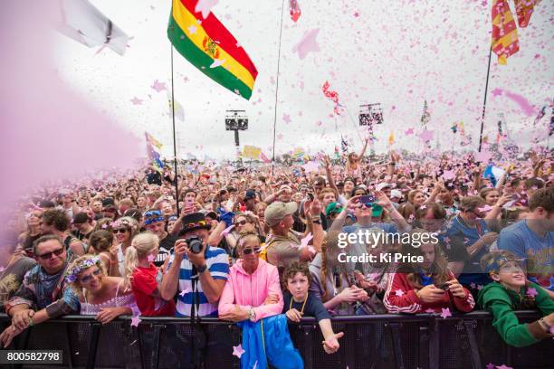 Crowds attend Katy Perry on the Pyramid stage on day 3 of the Glastonbury Festival 2017 at Worthy Farm, Pilton on June 24, 2017 in Glastonbury,...