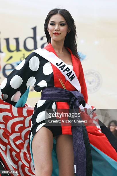 Riyo Mori, Miss Universe Japan 2007 wearing national costume