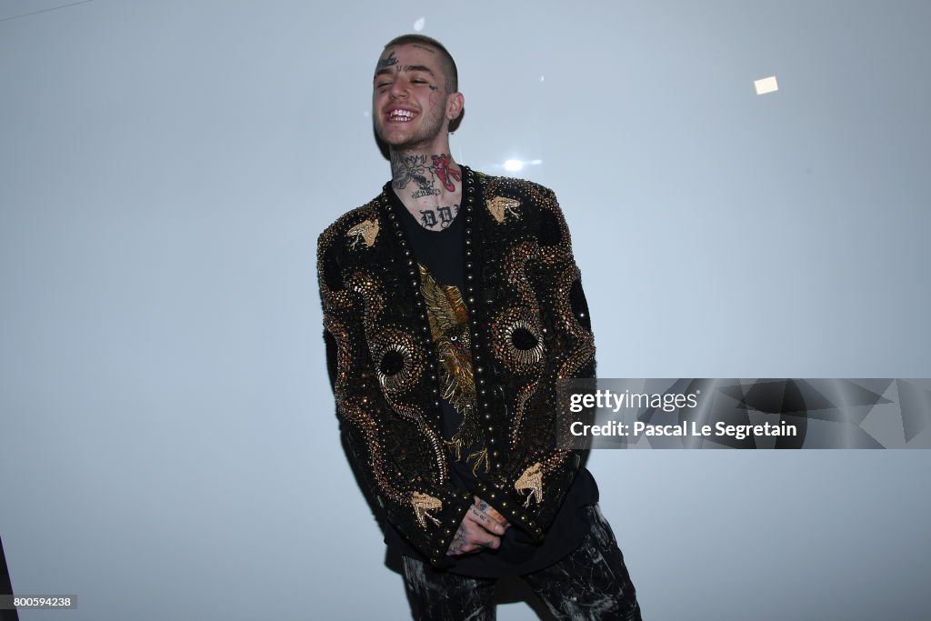 Balmain : Front Row - Paris Fashion Week - Menswear Spring/Summer 2018