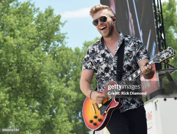 Brandon Ray 1,293 Kicker Country Stampede Day 3 Photos & High Res Pictures - Getty ...