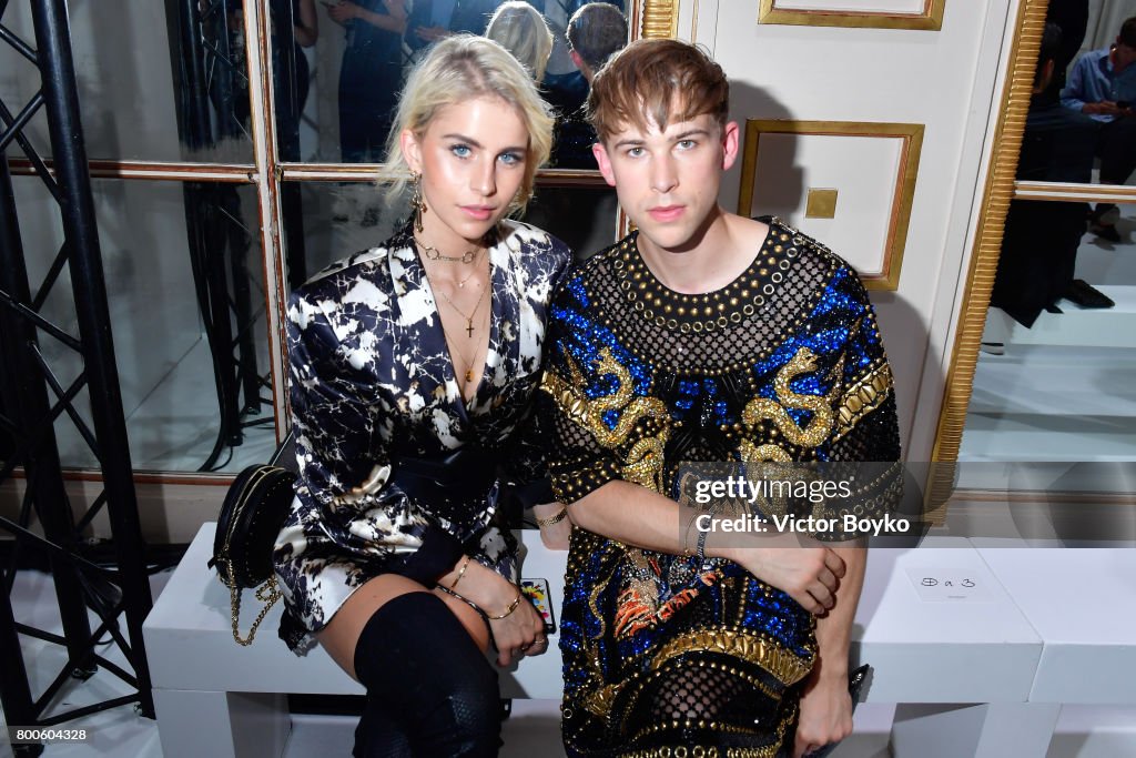 Balmain : Front Row  - Paris Fashion Week - Menswear Spring/Summer 2018