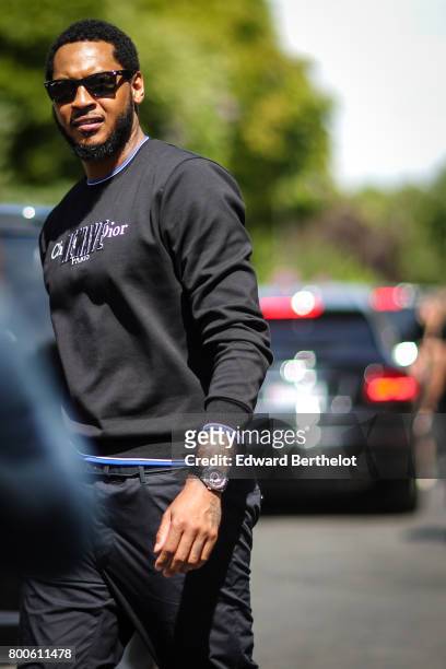 Carmelo Anthony is seen, outside the Dior show, during Paris Fashion Week - Menswear Spring/Summer 2018, on June 24, 2017 in Paris, France.