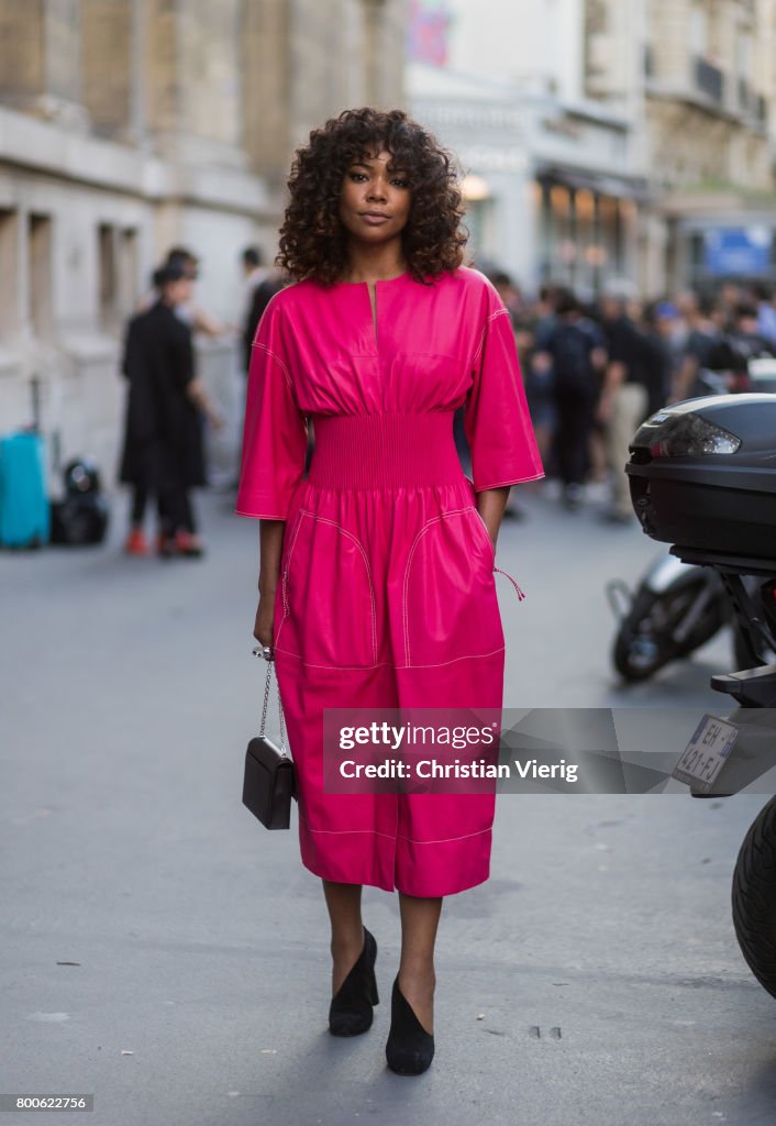 Street Style - Paris Fashion Week - Menswear Spring/Summer 2018 : Day Four