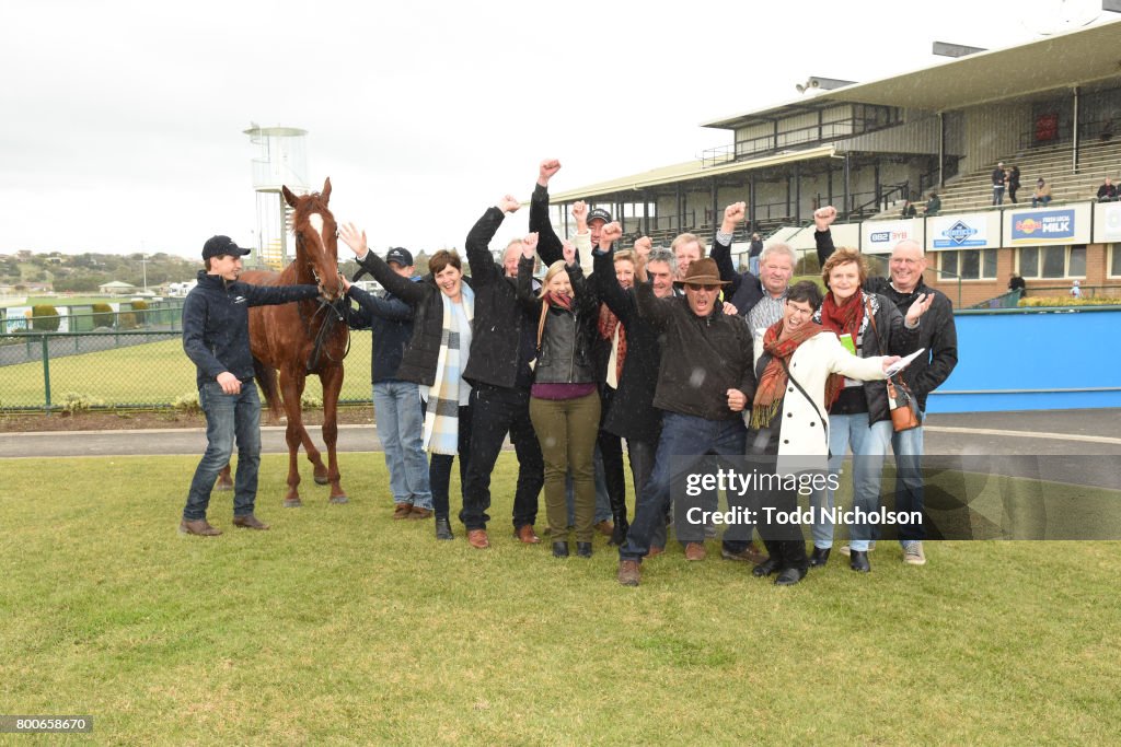 Mark Struth Signs Maiden Plate