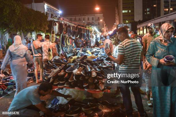 Busy market place in Rabat Medina after the last 'Tarawih' prayer during the Islamic holy month of Ramadan in Rabat city center. The moon-sighting...