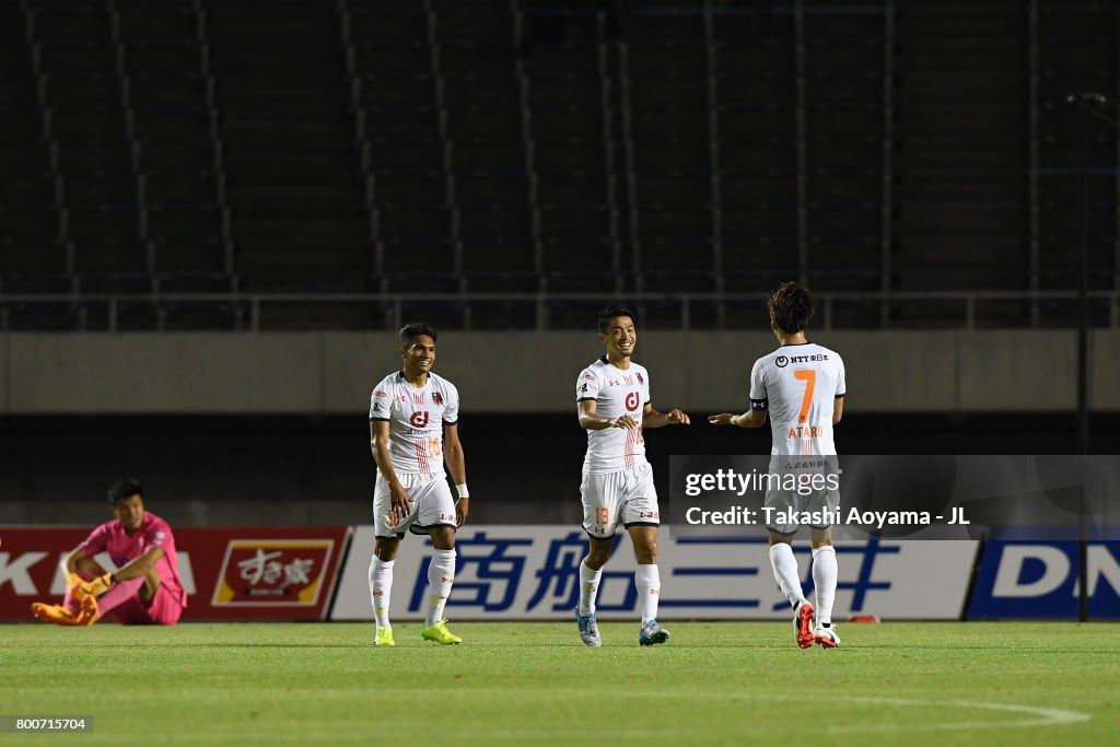 Sanfrecce Hiroshima v Omiya Ardija - J.League J1