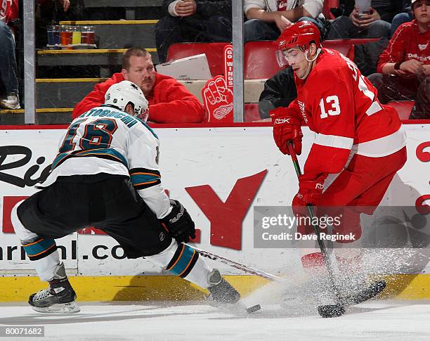 Datsyuk Stickhandling 225 Hockey Stick Handle Stock Photos, High-Res Pictures, and Images ...