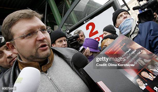 Opposition politician Nikita Belykh arrives at Russia's Central Election Commission to submit a petition on March 01, 2008 in Moscow, Russia. In an...