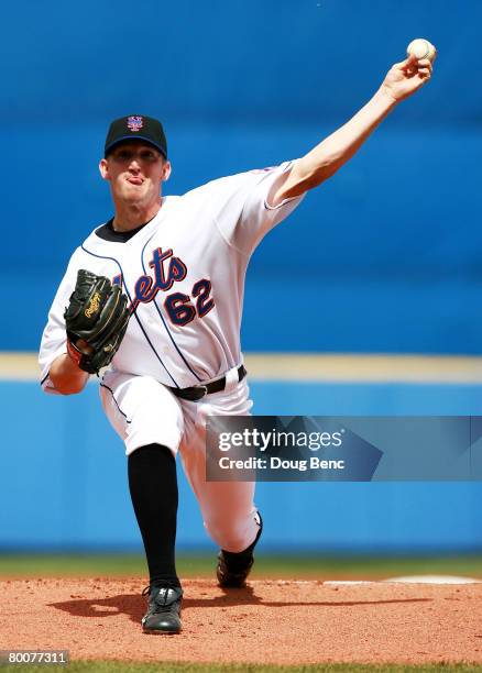 Starting pitcher Jonathan Niese of the New York Mets pitches against the Los Angeles Dodgers in a Spring Training game at Tradition Field on March 1,...