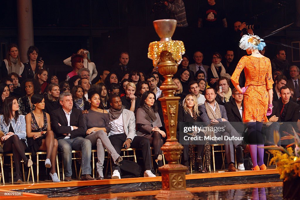 John Galliano - PFW Fall Winter 2008/09 - Front Row & Arrival