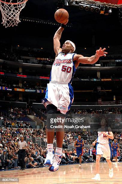 Corey Maggette of the Los Angeles Clippers goes up for a dunk during the game against the Detroit Pistons at Staples Center on March 1, 2008 in Los...