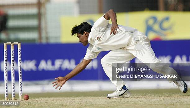 M Rafique Mohammad Rafique Photos and Premium High Res Pictures - Getty Images