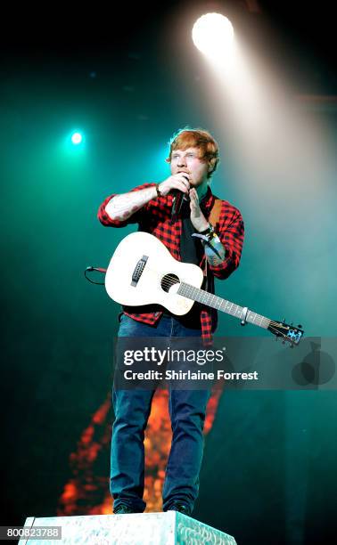 Ed Sheeran performs headlining the Pyramid stage on day 4 of the Glastonbury Festival 2017 at Worthy Farm, Pilton on June 25, 2017 in Glastonbury,...