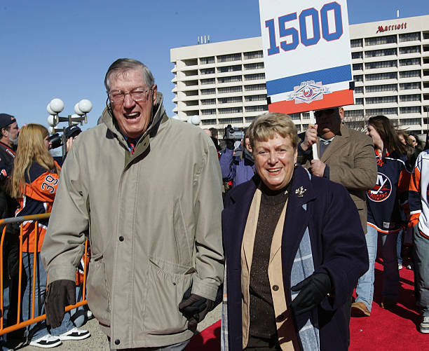 UNS: In Focus: Former Islanders Coach Al Arbour Dies At 82
