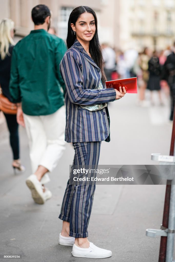 Street Style - Paris Fashion Week - Menswear Spring/Summer 2018 : Day Five