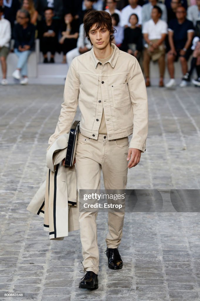 Berluti : Runway - Paris Fashion Week - Menswear Spring/Summer 2018