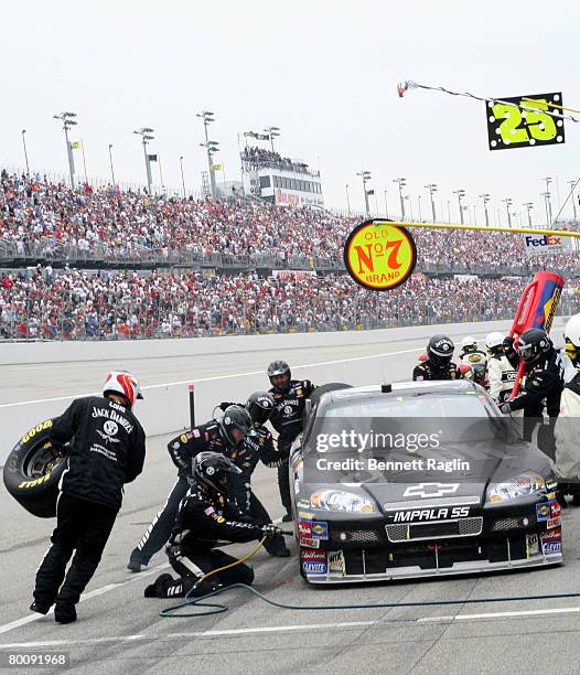 Clint Bowyer pits during the NASCAR NEXTEL Cup Series, Dodge Avenger 500, May 13 Darlington Raceway, Darliington, South Carolina