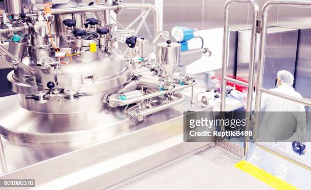 bioreaktor - pharmafabrik stock-fotos und bilder
