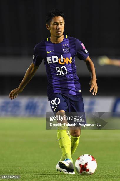 Kosei Shibasaki of Sanfrecce Hiroshima in action during the J.League J1 match between Sanfrecce Hiroshima and Omiya Ardija at Edion Stadium on June...