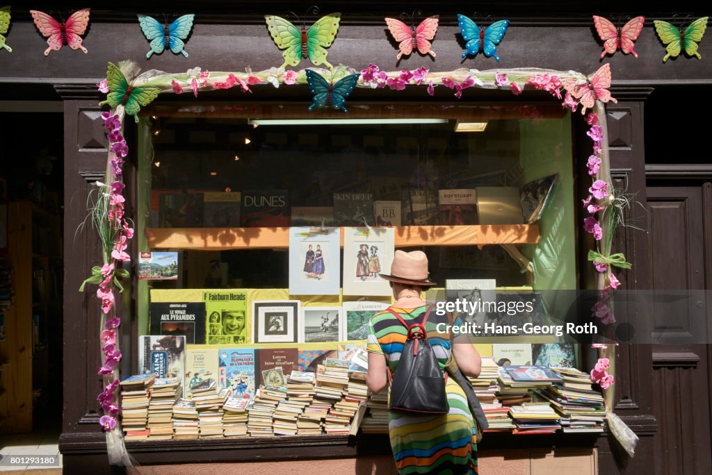 Shop window of a bookstore in the Rue du Géneral de Gaulle