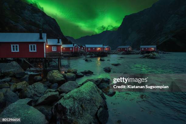 aurora house - hardangerfjord ストックフォトと画像