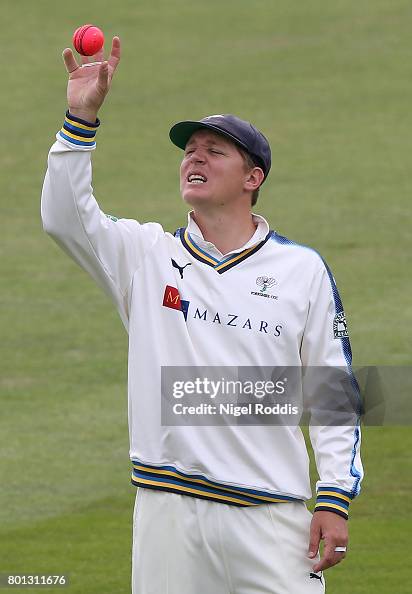 Yorkshire v Surrey - Specsavers County Championship: Division One Yorkshire v Surrey - Specsavers County Championship: Division One
