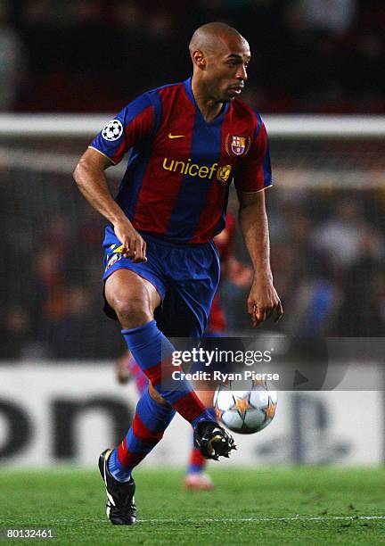 Thierry Henry of Barcelona in action during the UEFA Champions League 2nd leg of the First knockout round match between FC Barcelona and Celtic at...