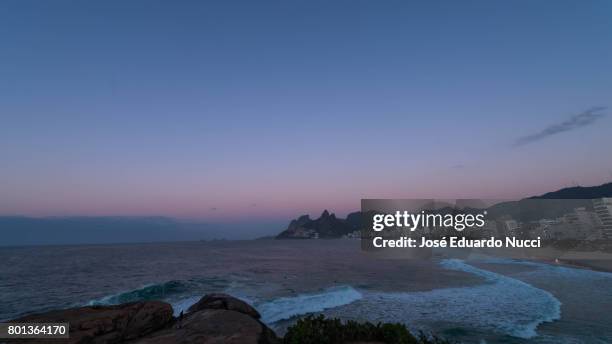 ipanema beach - imagem a cores ストックフォトと画像